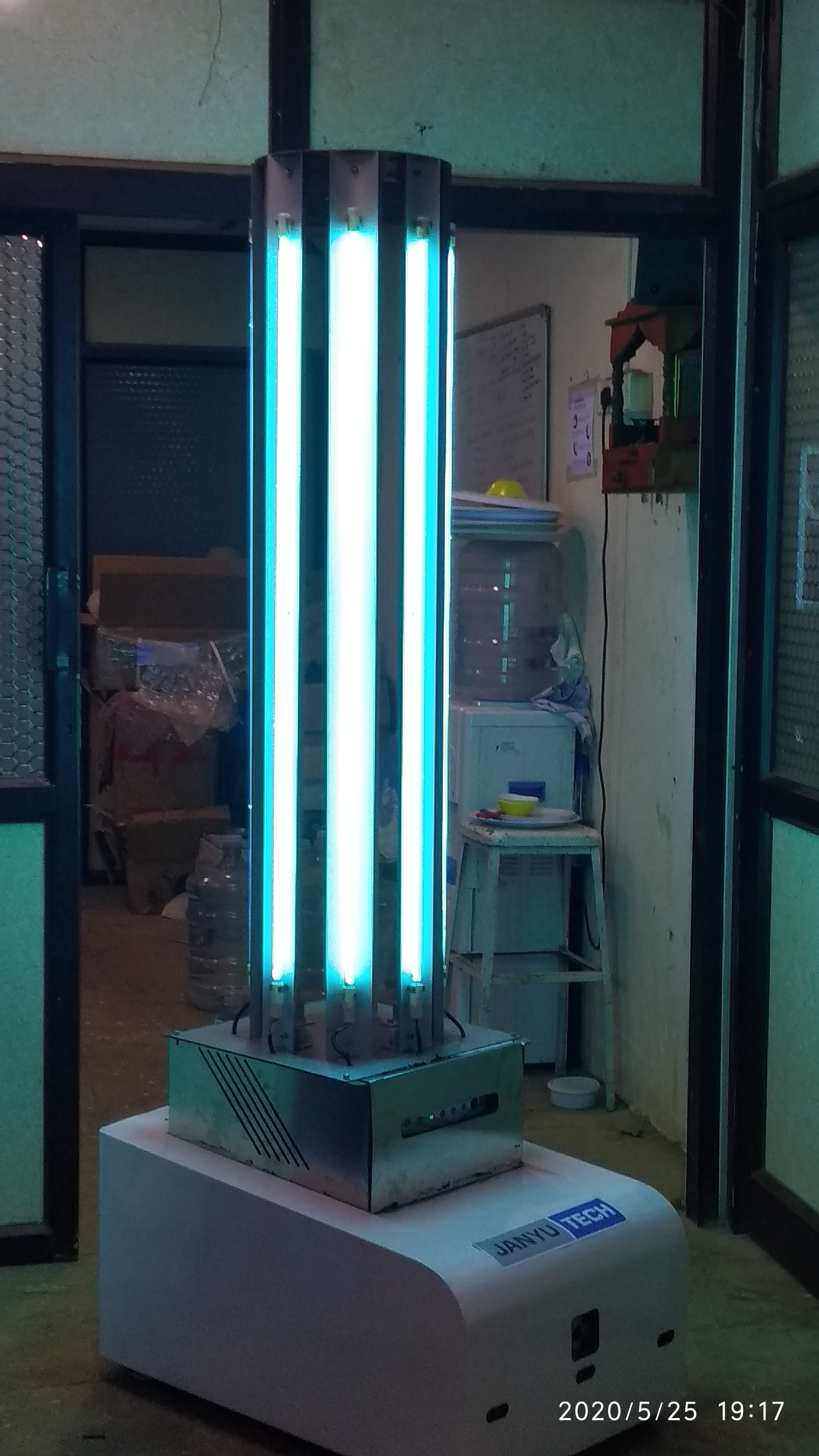 Uv Ultra Blaster Robot - Color: White