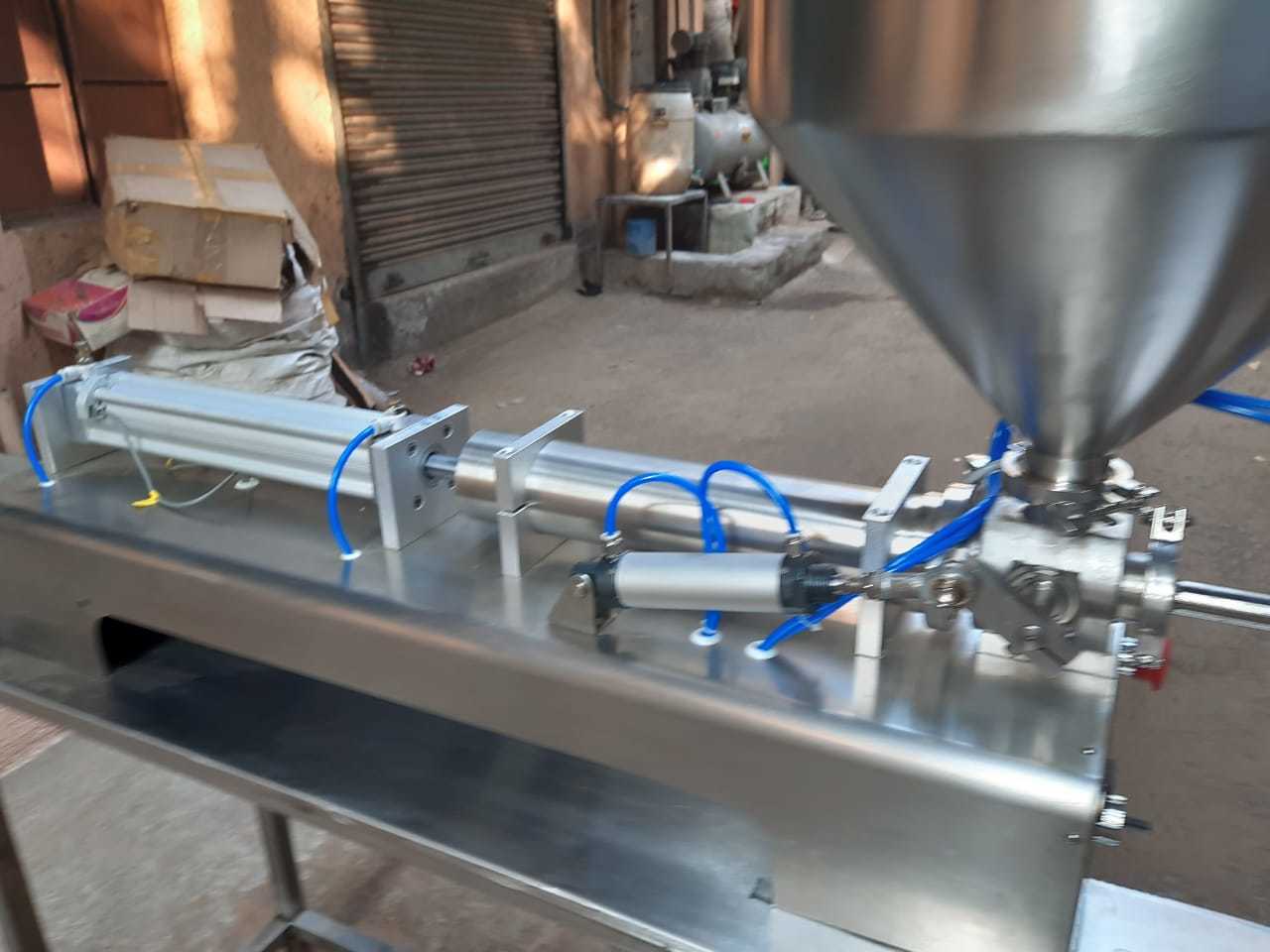 Sanitiser Filling Machine - Application: Food