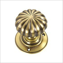 डेलामोर ब्रास डोर नॉब