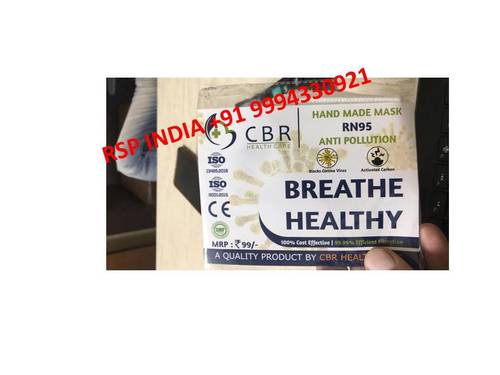 स्वस्थ हाथ से बने मास्क से सांस लें