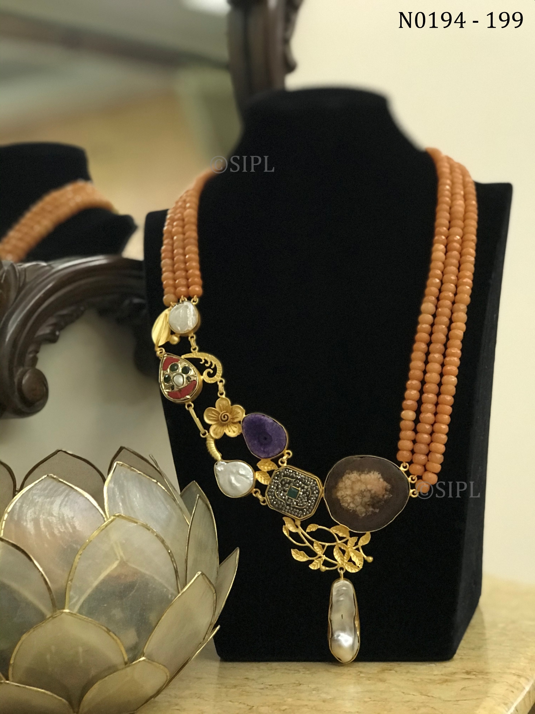 Contemporary Handmade Necklace In Natural Baroque Gender: Women