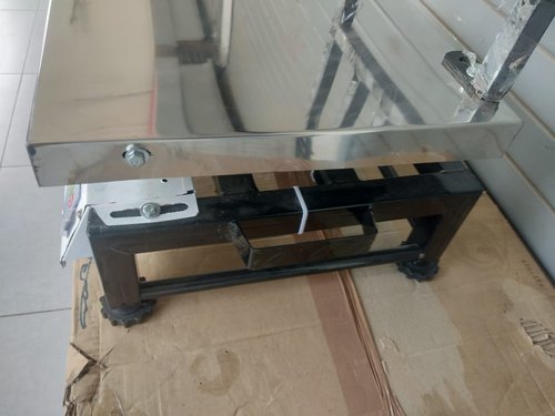 Chequered Mobile Platform Scale 400x400 100 Kg Accuracy: 10 Gm