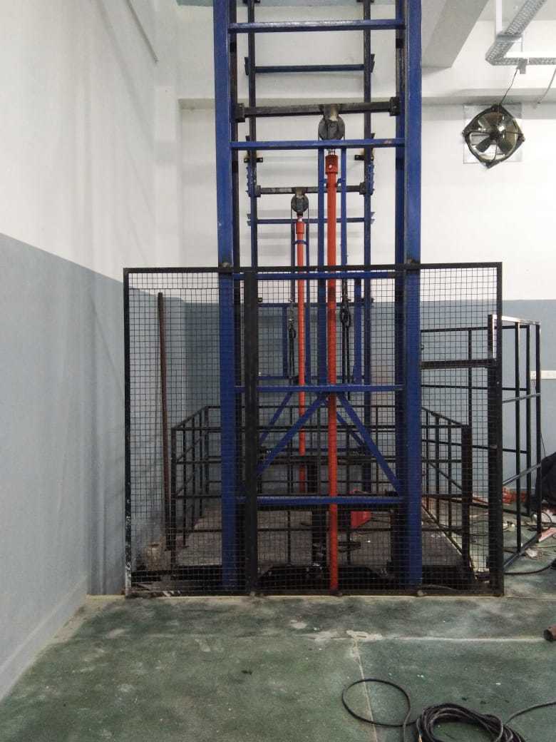 Single Mast Hydraulics Stacker Lift - Lifting Capacity: 0-50 Kilograms (Kg)