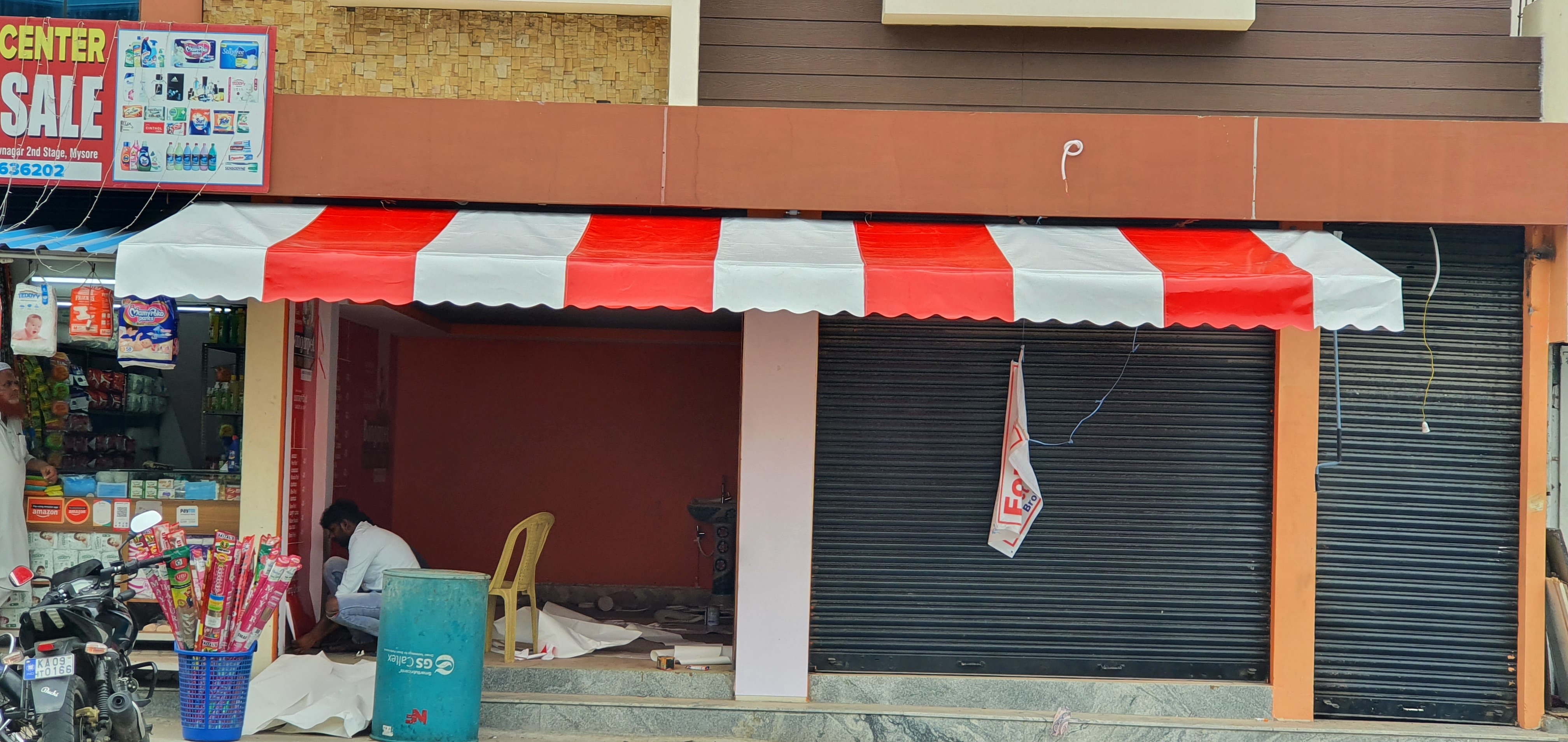 Retractable Awning - 100% Waterproof Aluminum Frame, 10ft To 80ft Size Range | High-quality Pvc Laminated Fabric, Sun And Rain Protection For 5+ People