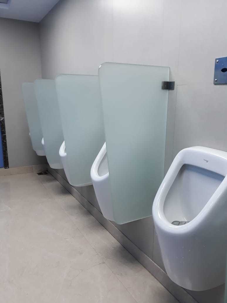 Glass Urinal Partition - Chamfer