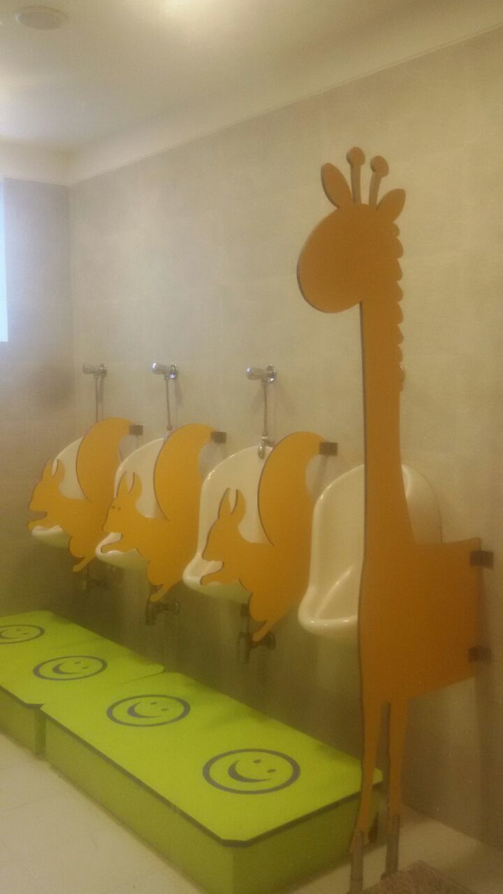Urinal Partition - Children / School Size: Customize As Per Client Or Architect