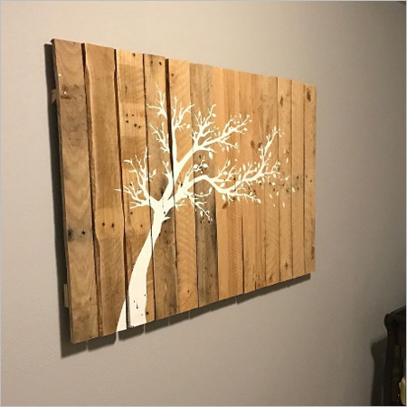 लकड़ी की दीवार का फ्रेम