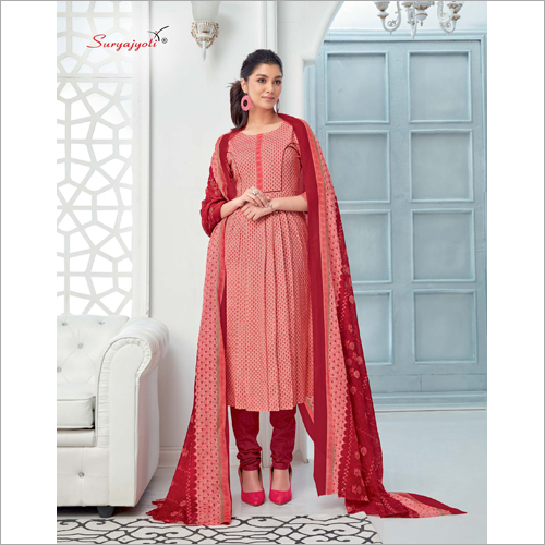 महिलाओं का चूड़ीदार सूट