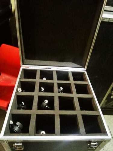 माइक स्टैंड बॉक्स