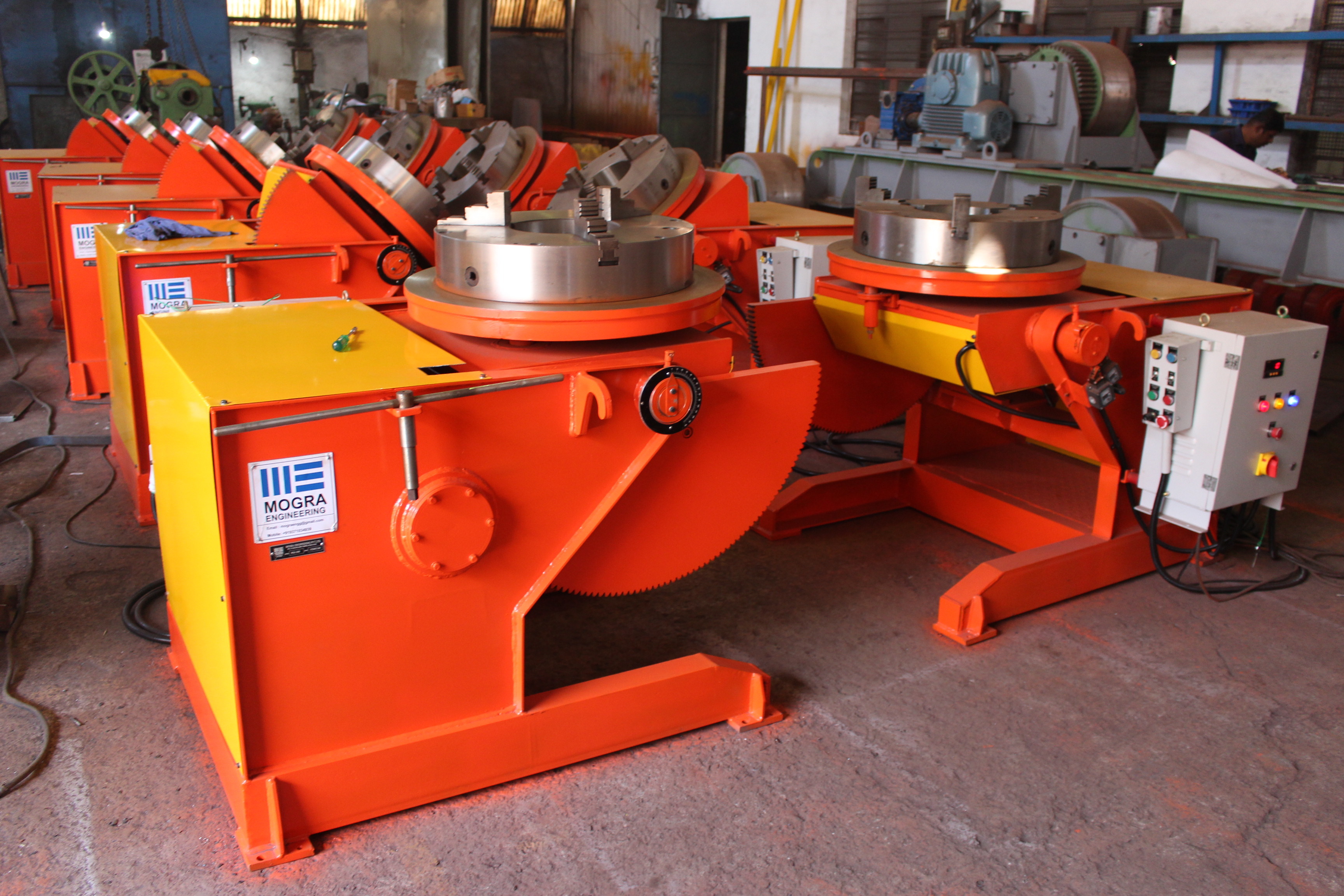Welding Positioner - 1000 Kg Capacity, 770 Mm Height, 1000 Mm Length, 850 Mm Width | 0-135â° Tilt Range, 0.5 Hp Motor, Durable Orange Finish