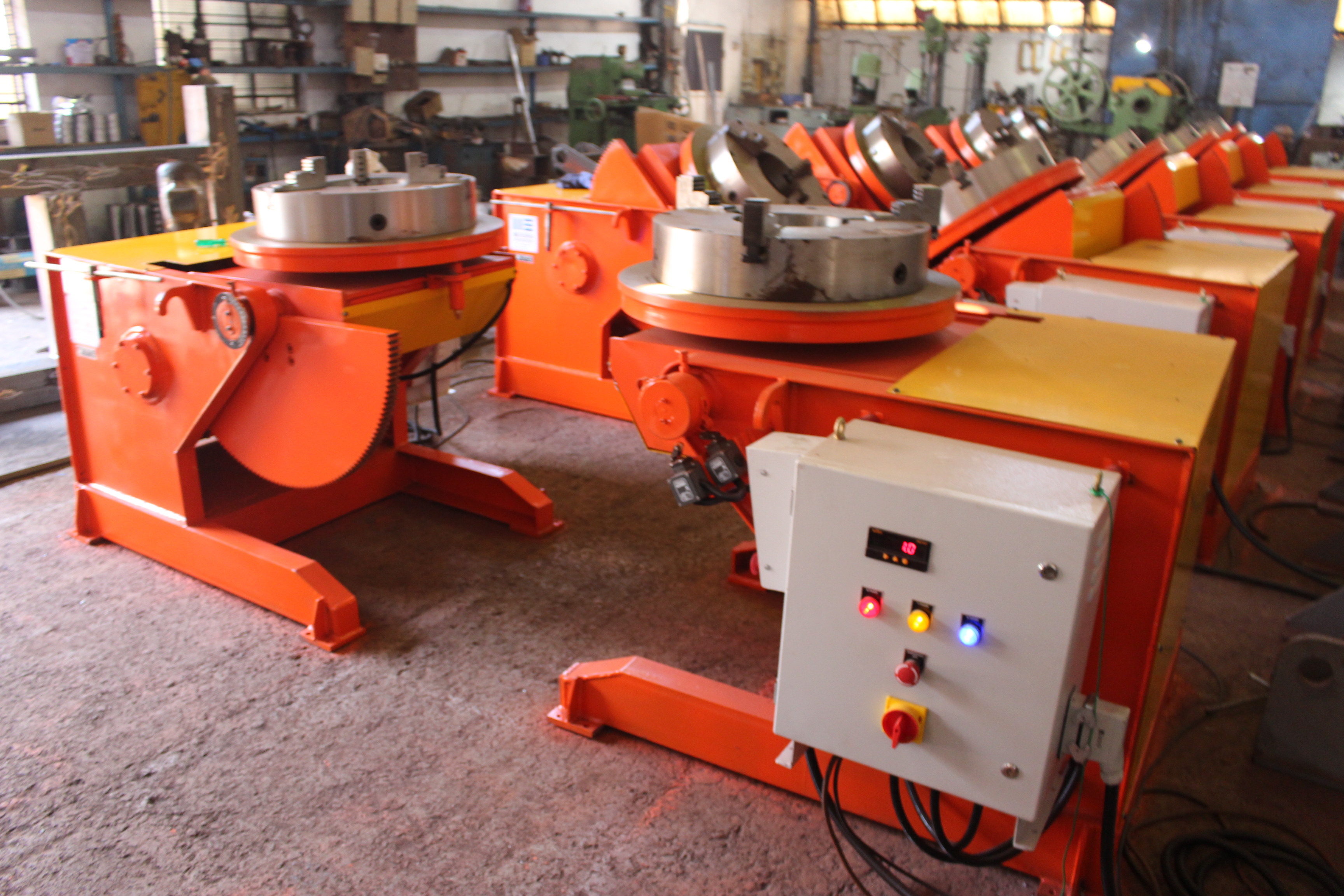 Welding Positioner - 1000 Kg Capacity, 770 Mm Height, 1000 Mm Length, 850 Mm Width | 0-135â° Tilt Range, 0.5 Hp Motor, Durable Orange Finish