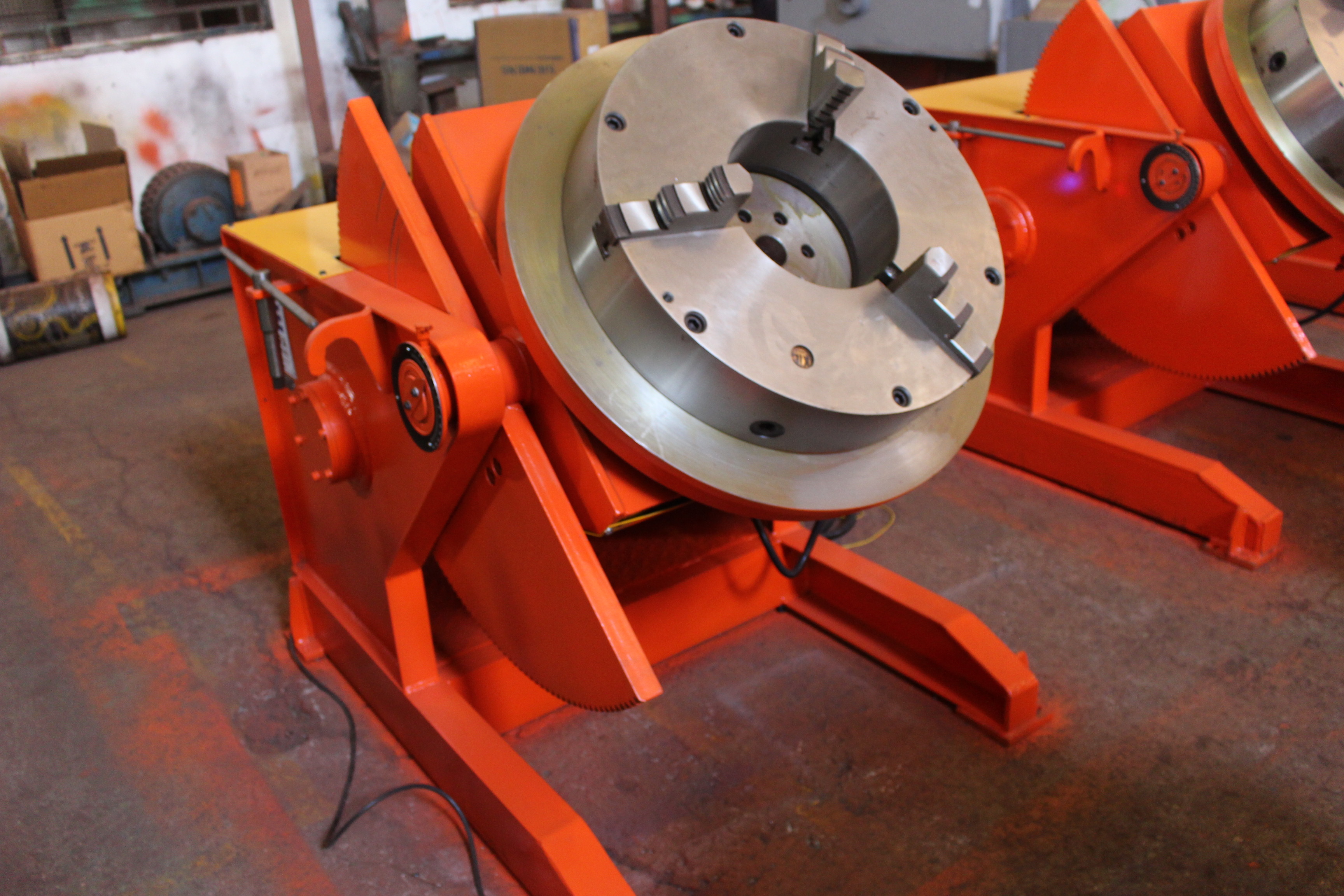 Welding Positioner - 1000 Kg Capacity, 770 Mm Height, 1000 Mm Length, 850 Mm Width | 0-135â° Tilt Range, 0.5 Hp Motor, Durable Orange Finish