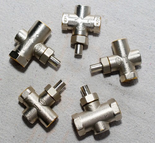 टेस्ट वाल्व के लिए पुश करें