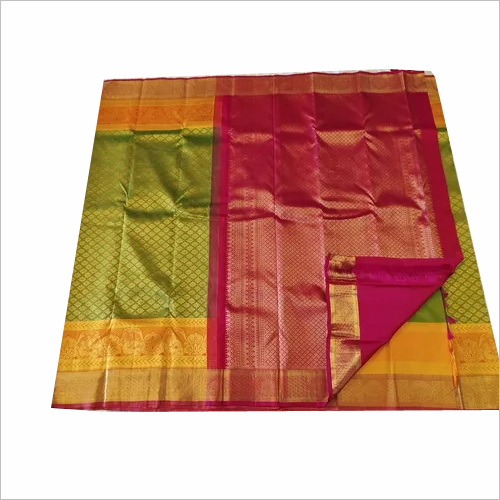 कांचीवरम पारंपरिक रेशमी साड़ियाँ