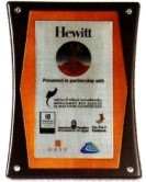 छोटे लकड़ी के फर्श पर प्रमाण पत्र