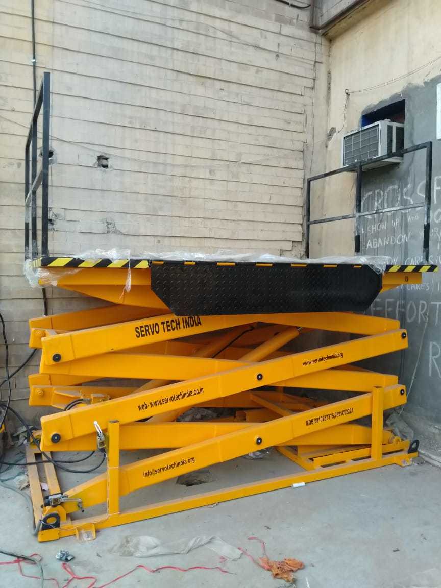 Triple Scissor Lift - Capacity: 2-3 Kg