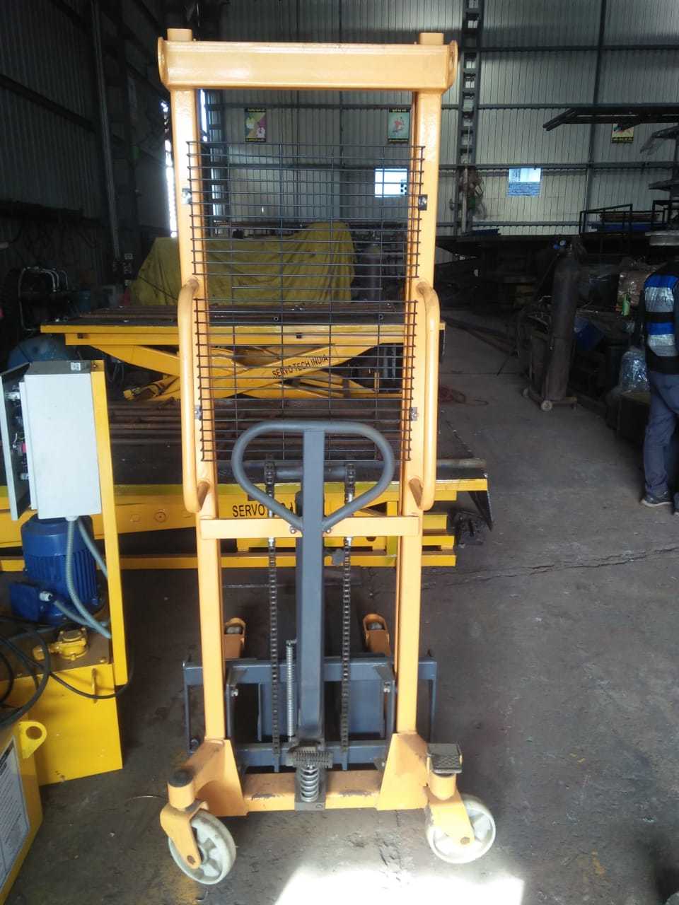 Manual Stacker By Servo Tech India