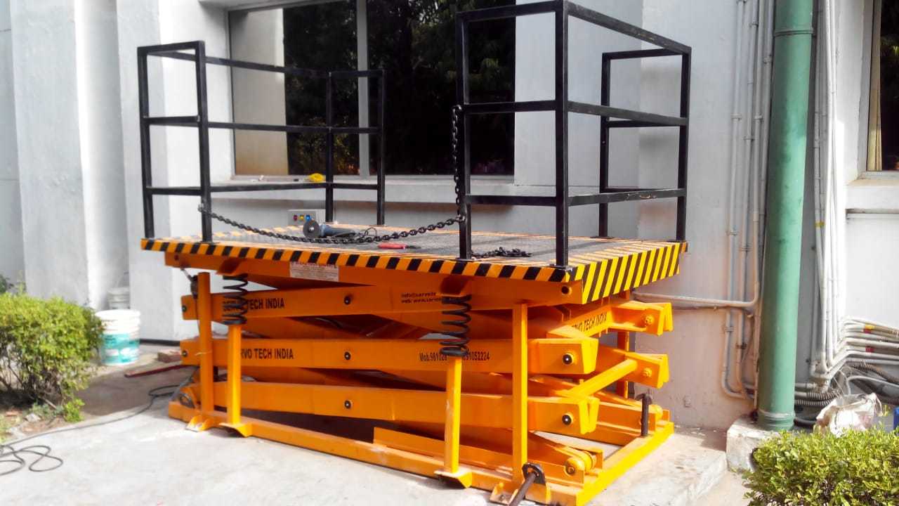 Heavy Duty Scissor Car Lift - Lifting Capacity: 2-4 Tonne