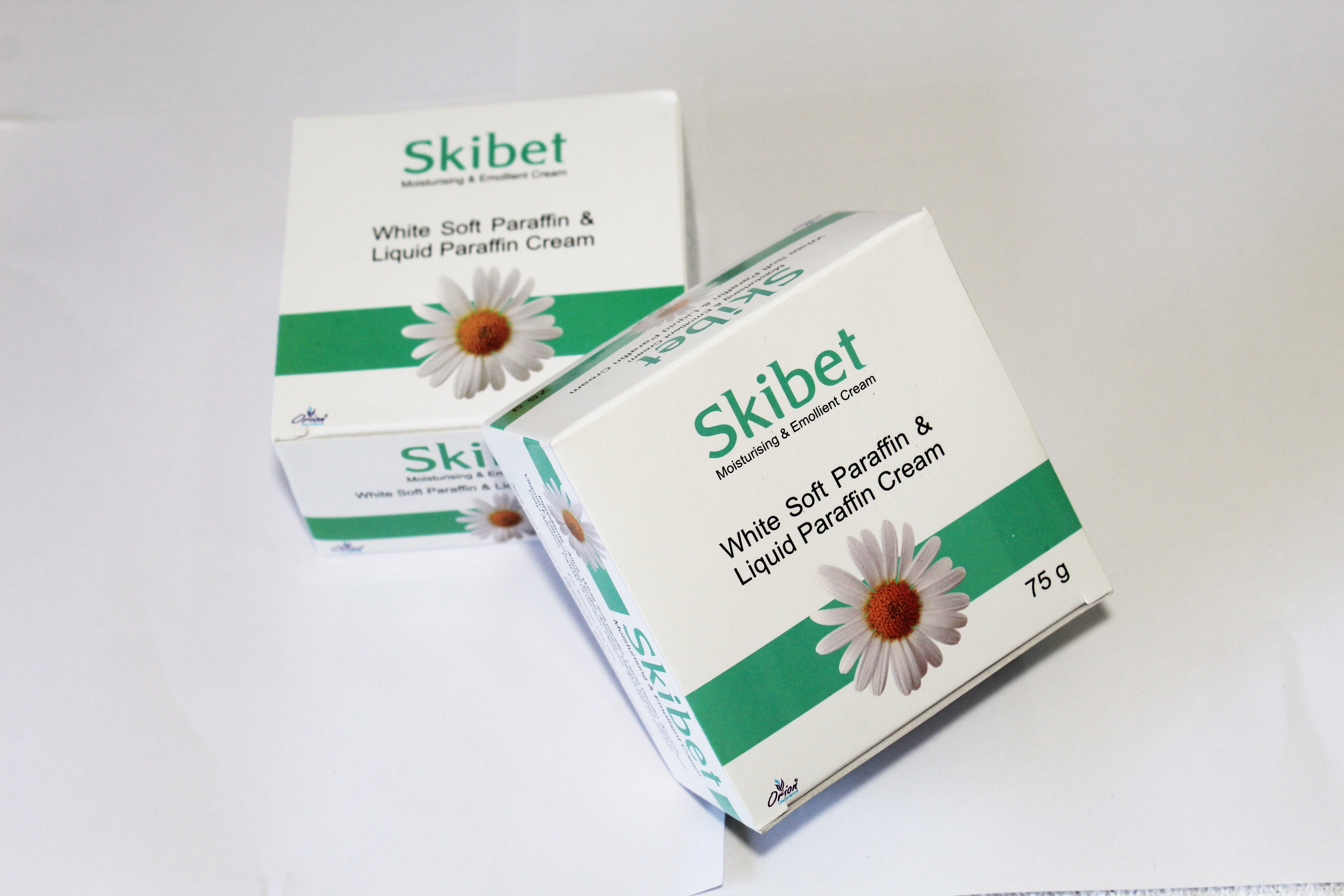 White Soft Paraffin & Liquid Paraffin Cream Cas No: 340