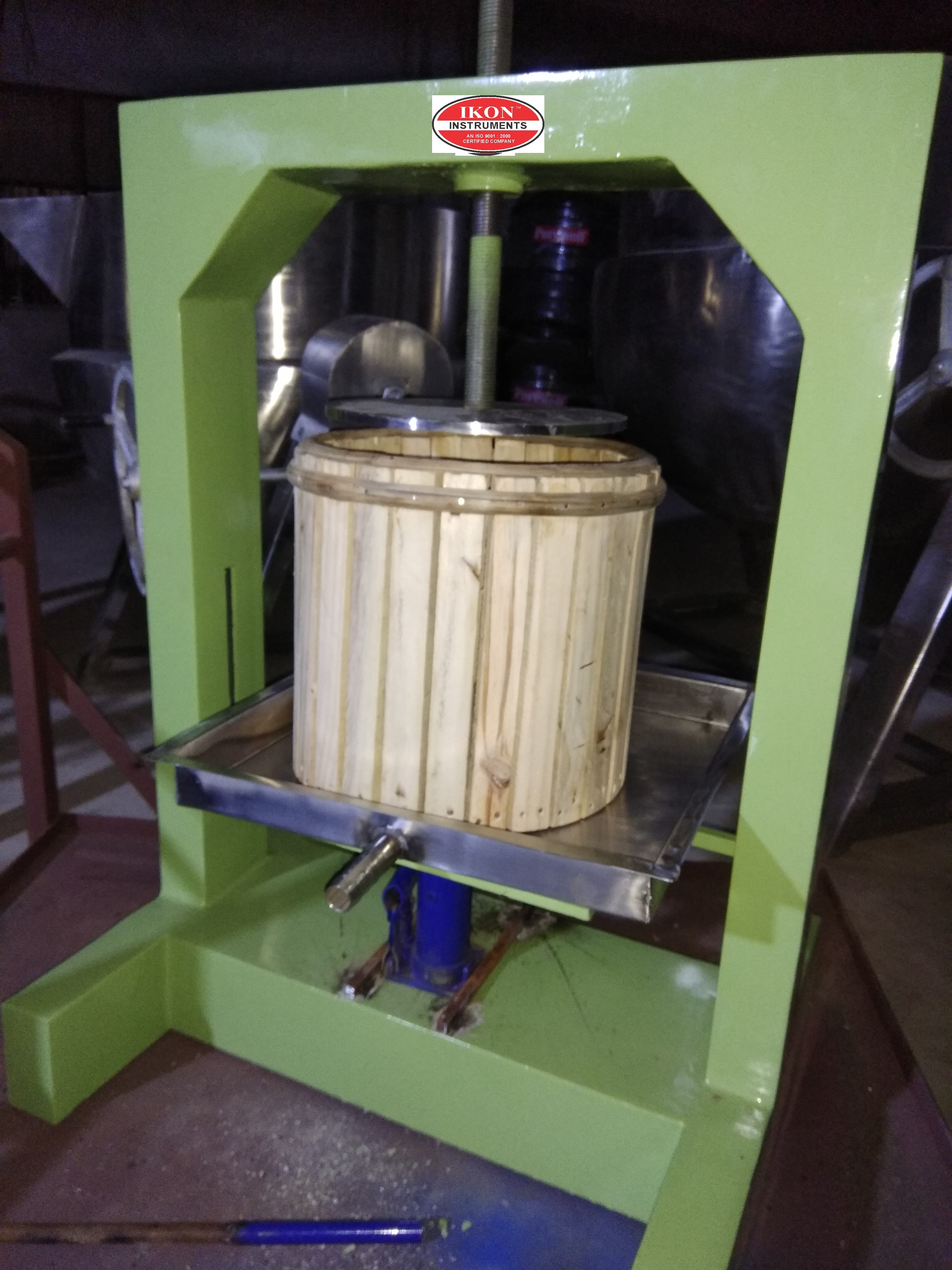 Juice Press - Hydraulic Basket And Crate Type, Motorized And Manual Operation For 10 Ton And 25 Ton Capacity