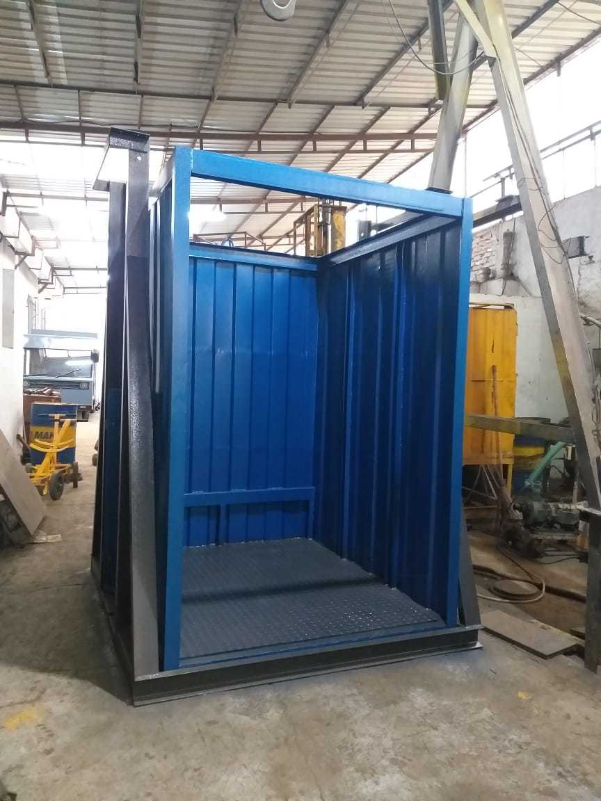 Cage Type Industrial Lift