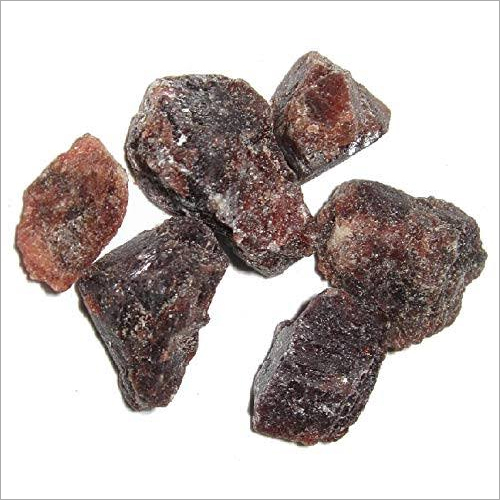 काला नमक के टुकड़े