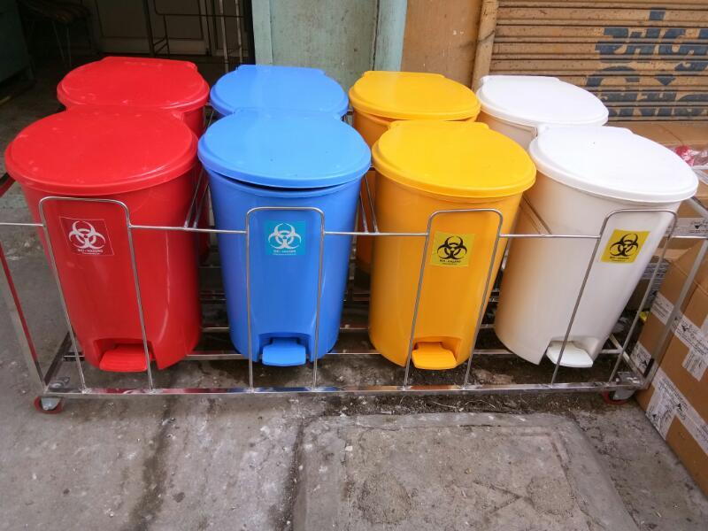Bio Medical Bin With S S Trolly
