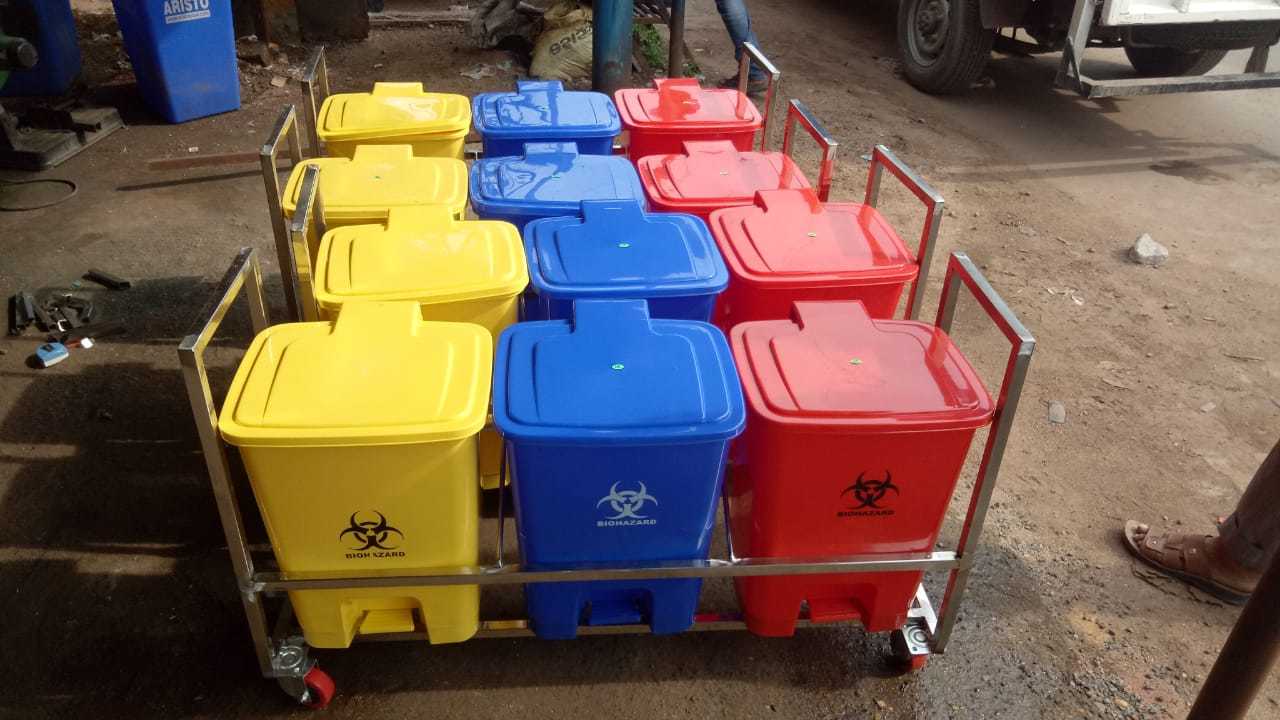 Bio Medical Bin With S S Trolly