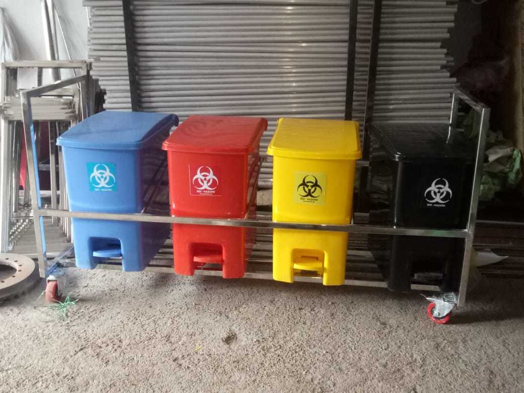 Bio Medical Bin With S S Trolly