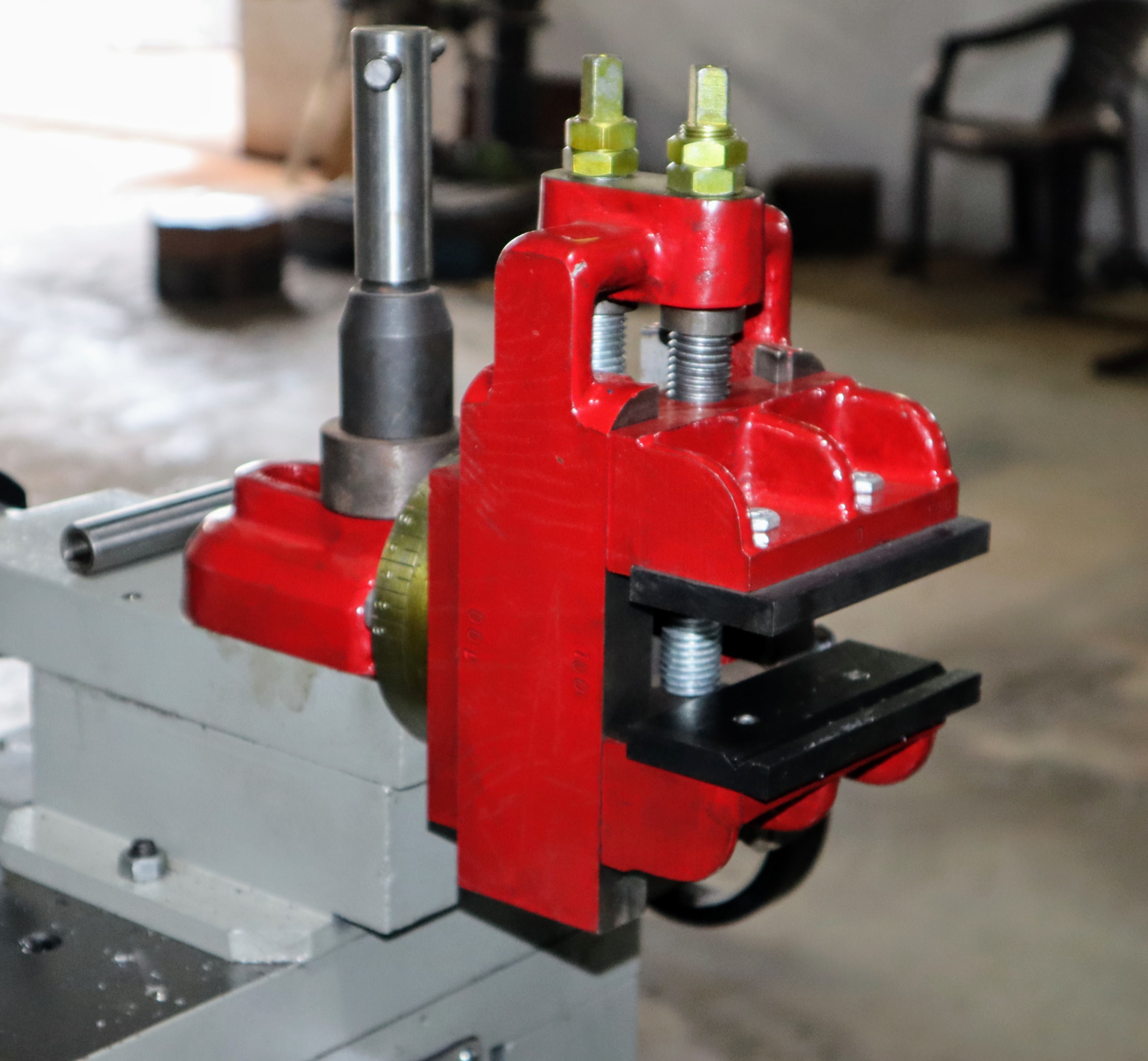 Cast Iron Key Way Jaw (12 Kg)