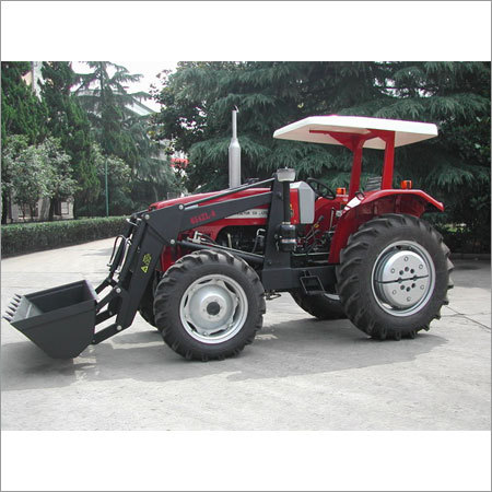 ट्रैक्टर फ्रंट लोडर के साथ