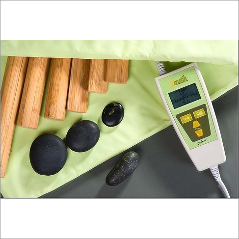 गर्म बांस की मालिश