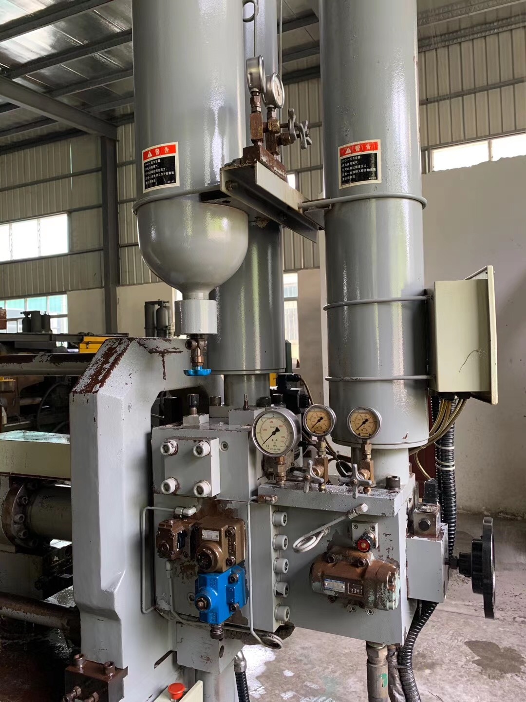 Grey Used Yizumi 180t Cold Chamber Die Casting Machine