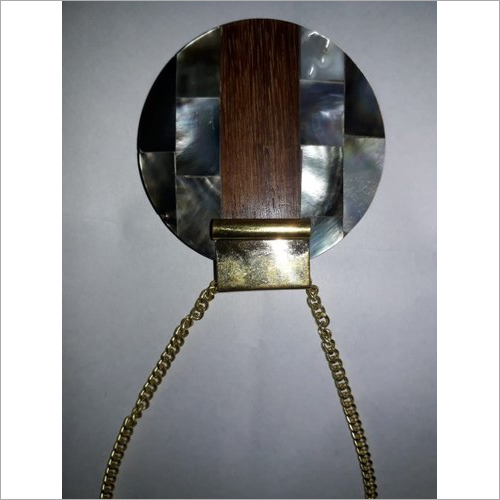 पार्टी वियर पेंडेंट