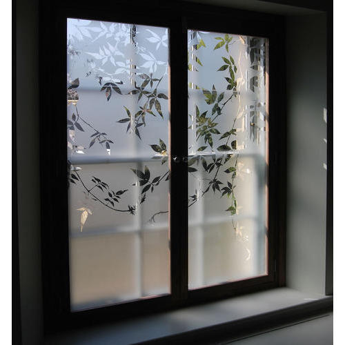 नक़्क़ाशीदार ग्लास