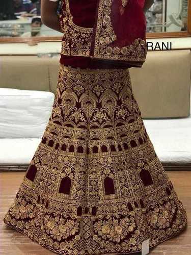 डार्क ब्राउन एथनिक लहंगा