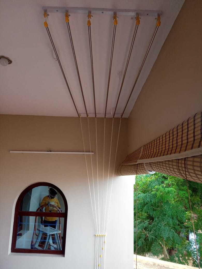 Silver Pulley Cloth Drying Hangers In Vadavalli