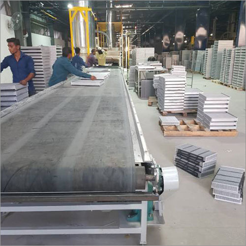 Rubber Belt Conveyor - Durable Rubber, Adjustable Widths to 48 Inches | Efficient Material Handling, High Load Capacity