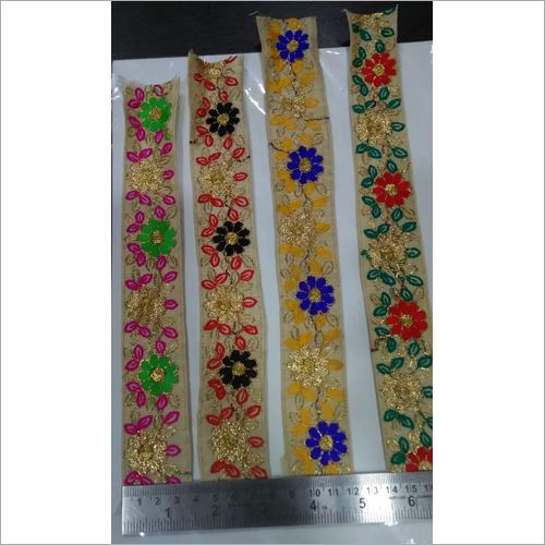 मल्टीकलर एम्ब्रॉयडरी साड़ी लेस
