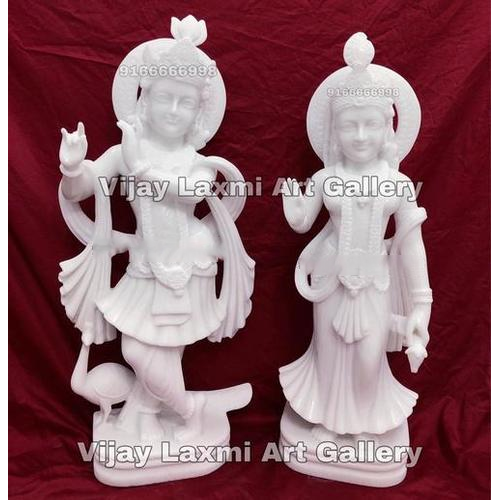 सफेद संगमरमर की राधा कृष्ण प्रतिमा को चमकाने