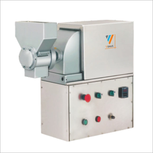 सिल्वर हॉरिजॉन्टल ड्राइव