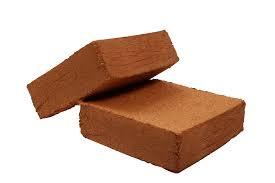 Coco Peat Brick - 10x10x5 cm | 500g Weight, pH 5.5-6.5, 60-70% Moisture Content, 1:10 Compression Ratio