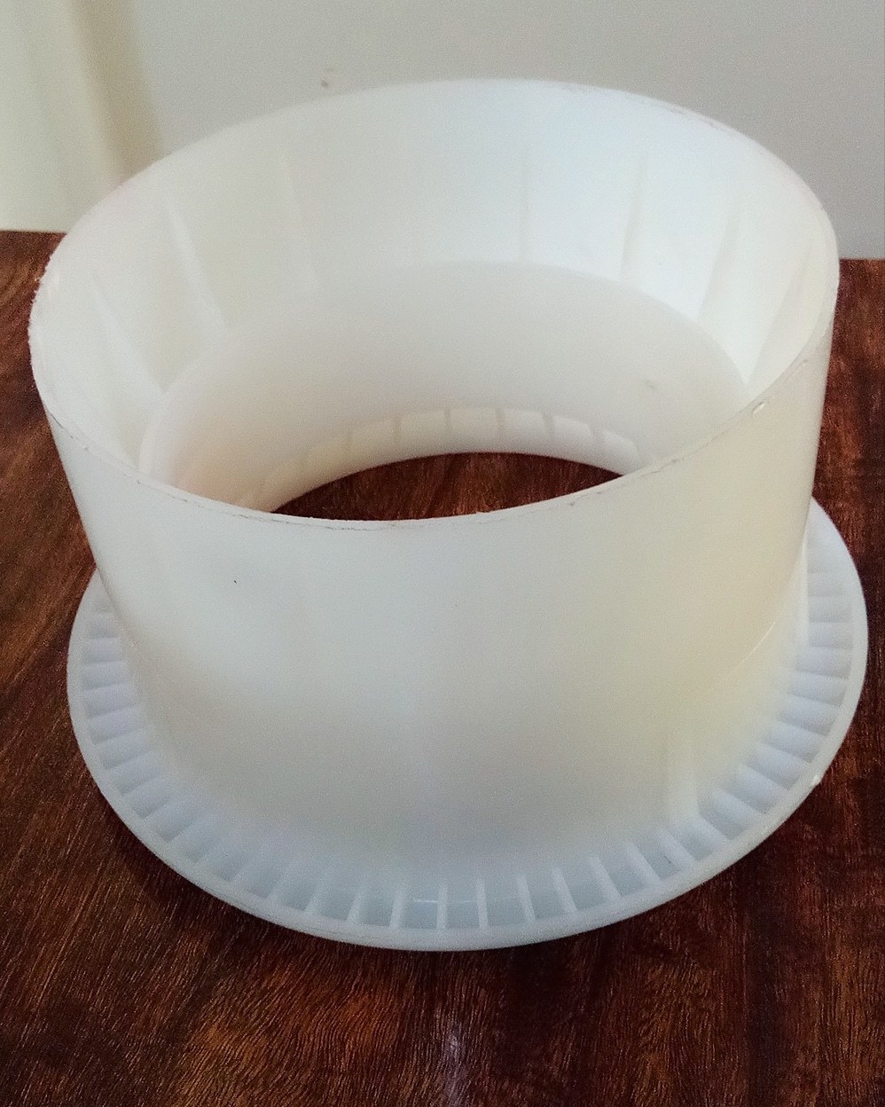 Core Plugs - Plastic Material 3 Inch And 6 Inch Size Black Color 100 Gm Weight | Cylindrical Shape 2 Mm Thickness Suitable For Paper Roll Applications