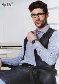 Corporate Uniform Collar Type: O-neck