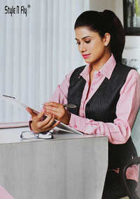 Corporate Uniform Collar Type: O-neck