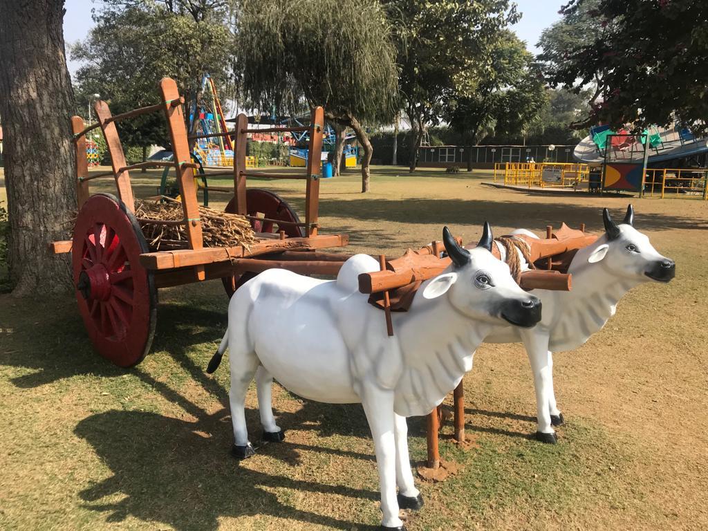 Eco-friendly Animal Sculpture - Passenger Capacity: N/a