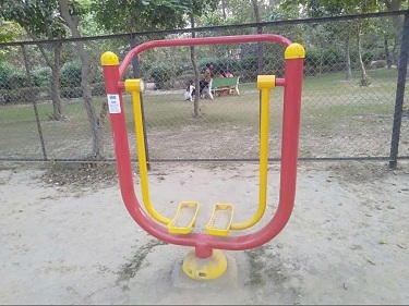 Outdoor Gym Equipment - Iron And Ms Material, Size Adjustable And Flexible Design For Adults