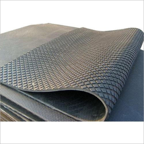 ब्लैक रबर गाय की चटाई