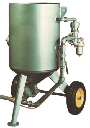 Portable Abrasive Blasting Machine - Compact Design, Versatile for Paint Removal, Surface Preparation, Rust Cleaning, Tough Coating Removal