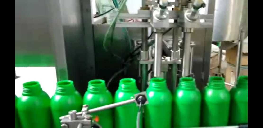 Semi-automatic Filling Machine - Stainless Steel, Silver Finish | 220 Volt Efficiency For Beverage Production